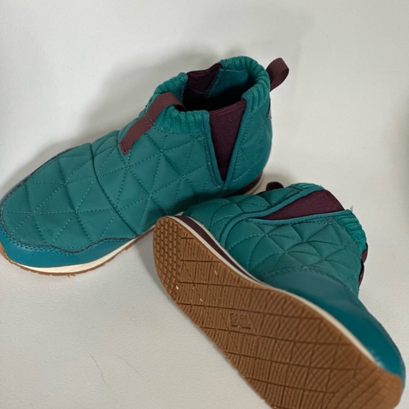 Teva slip on shoes - Picture 4 of 4